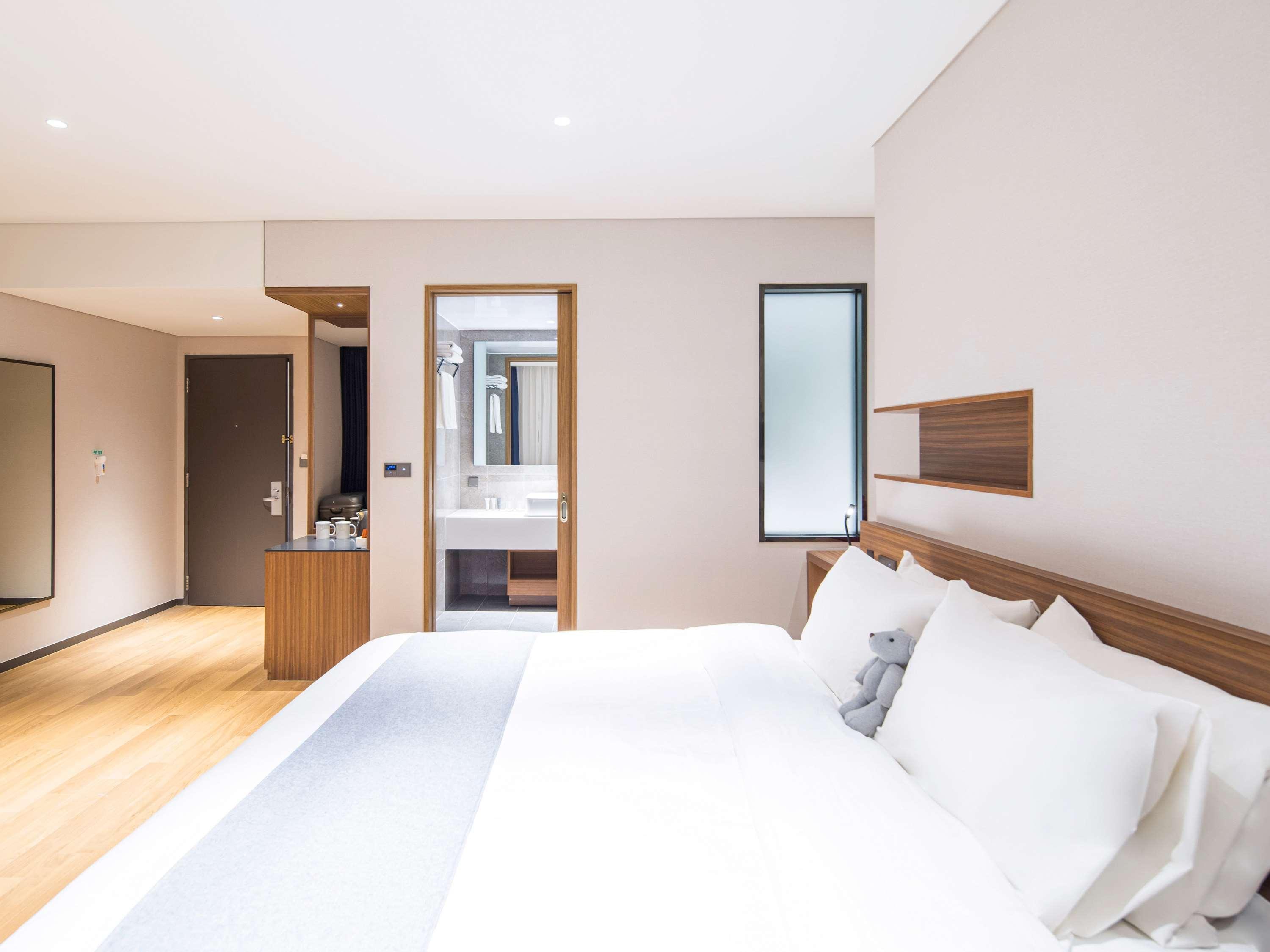 Ibis Ambassador Suwon Otel Dış mekan fotoğraf